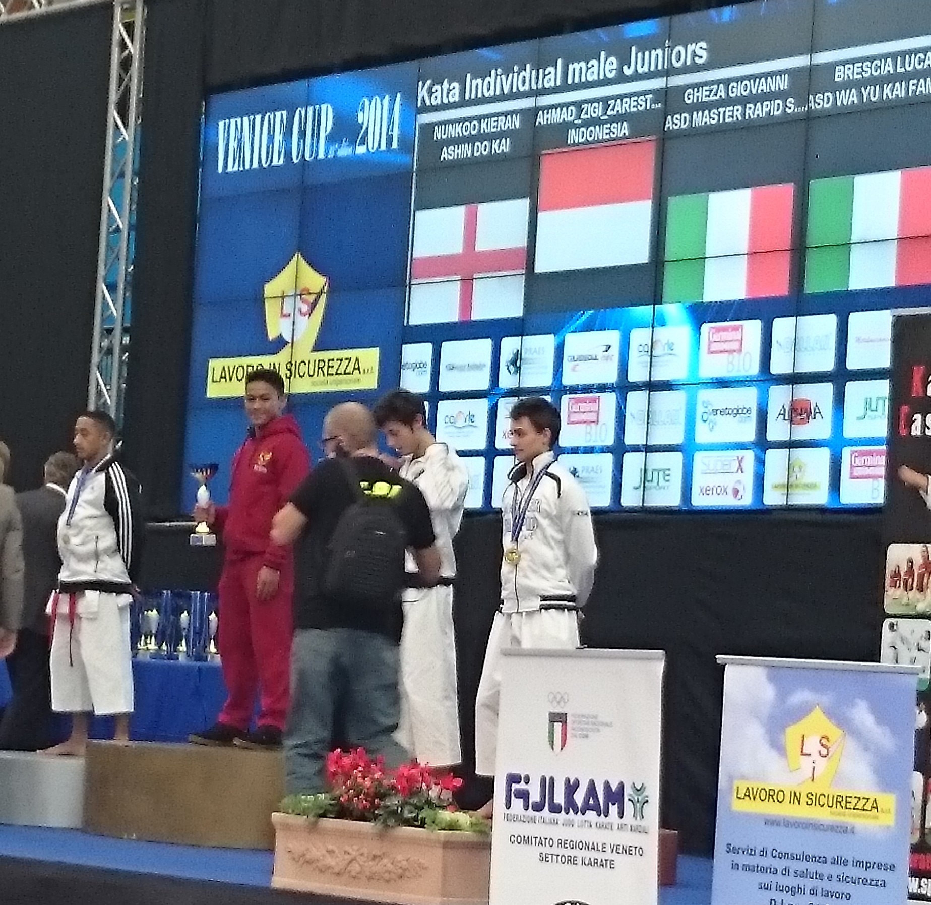 Il Karate Master Rapid SKF vince 15 medaglie alla Venice Cup 2014